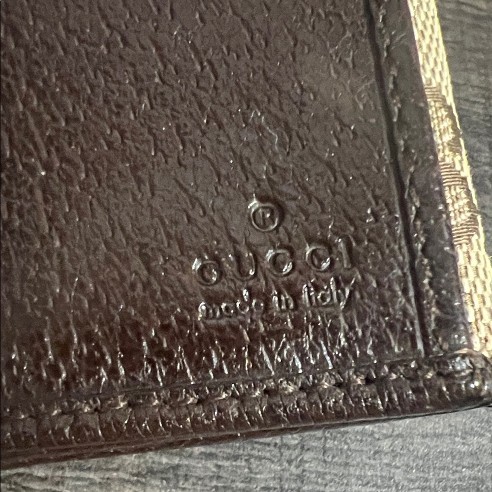 ⭐️Gucci Beige and Brown Monogram Wallet - Picture 9 of 14